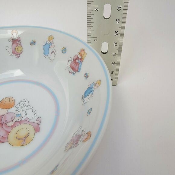 Baby Dior (Christian Dior) 'Les Enfants' Fine China Bowl - Picture 4 of 4